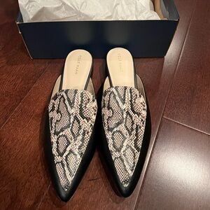 Brand New Cole Haan Women's Black and Snake Print Loafers